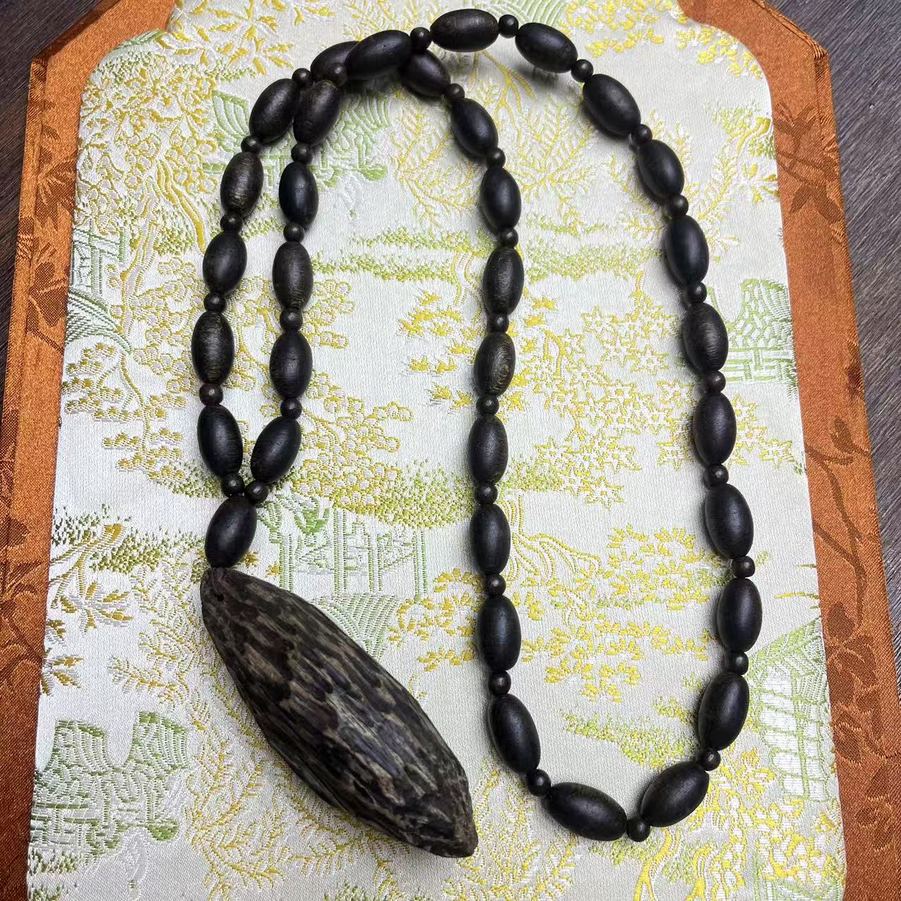 v144经典雪山重楼项链