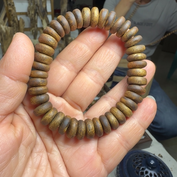 沉香碎屑沉香1.2随形片珠13克