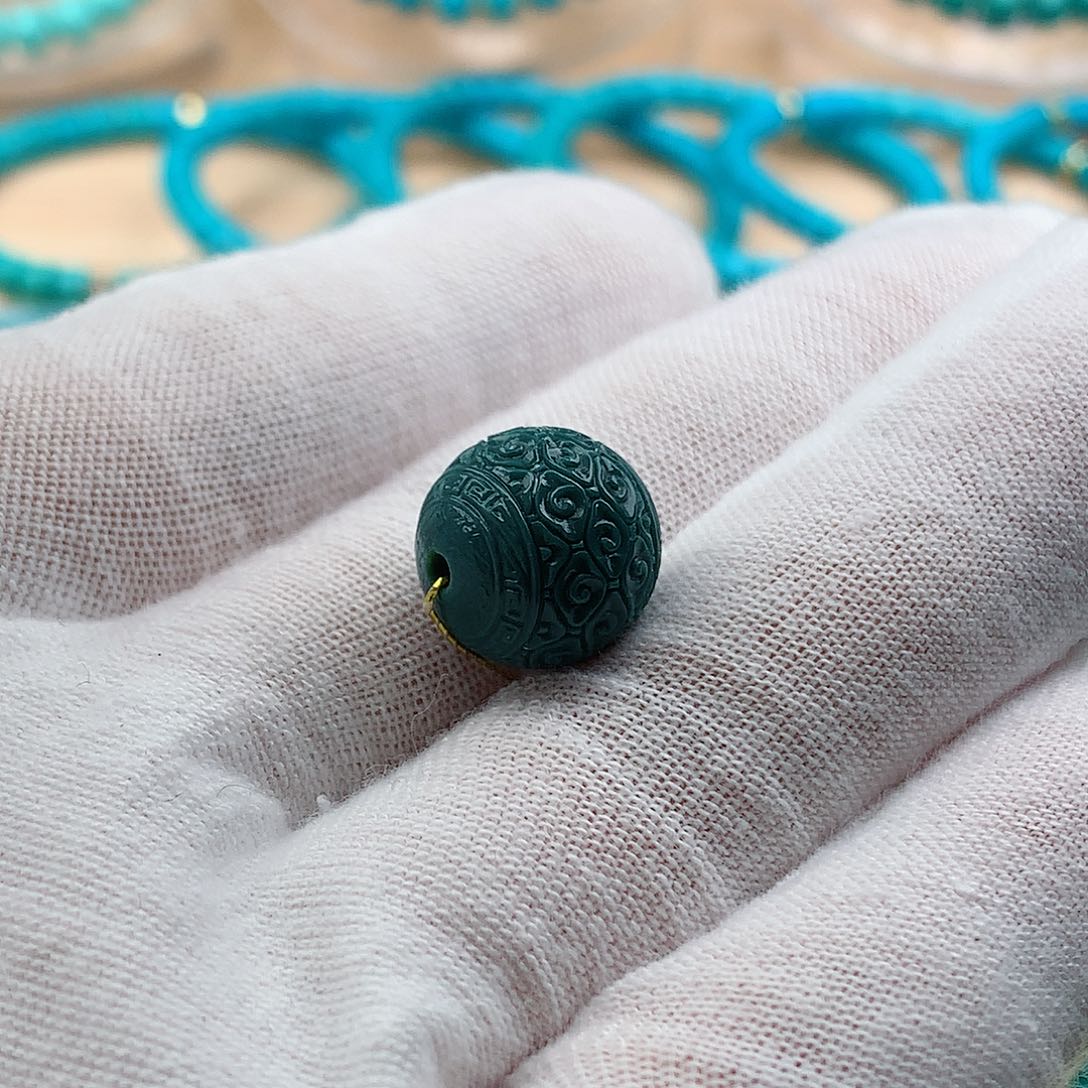 绿松石颈饰未镶嵌