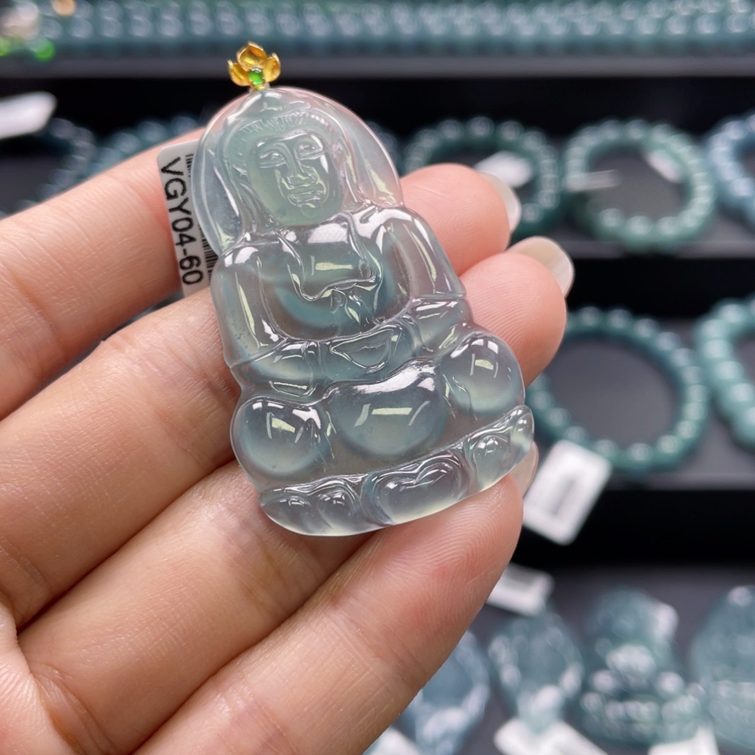 翡翠18K金镶嵌颈饰观音