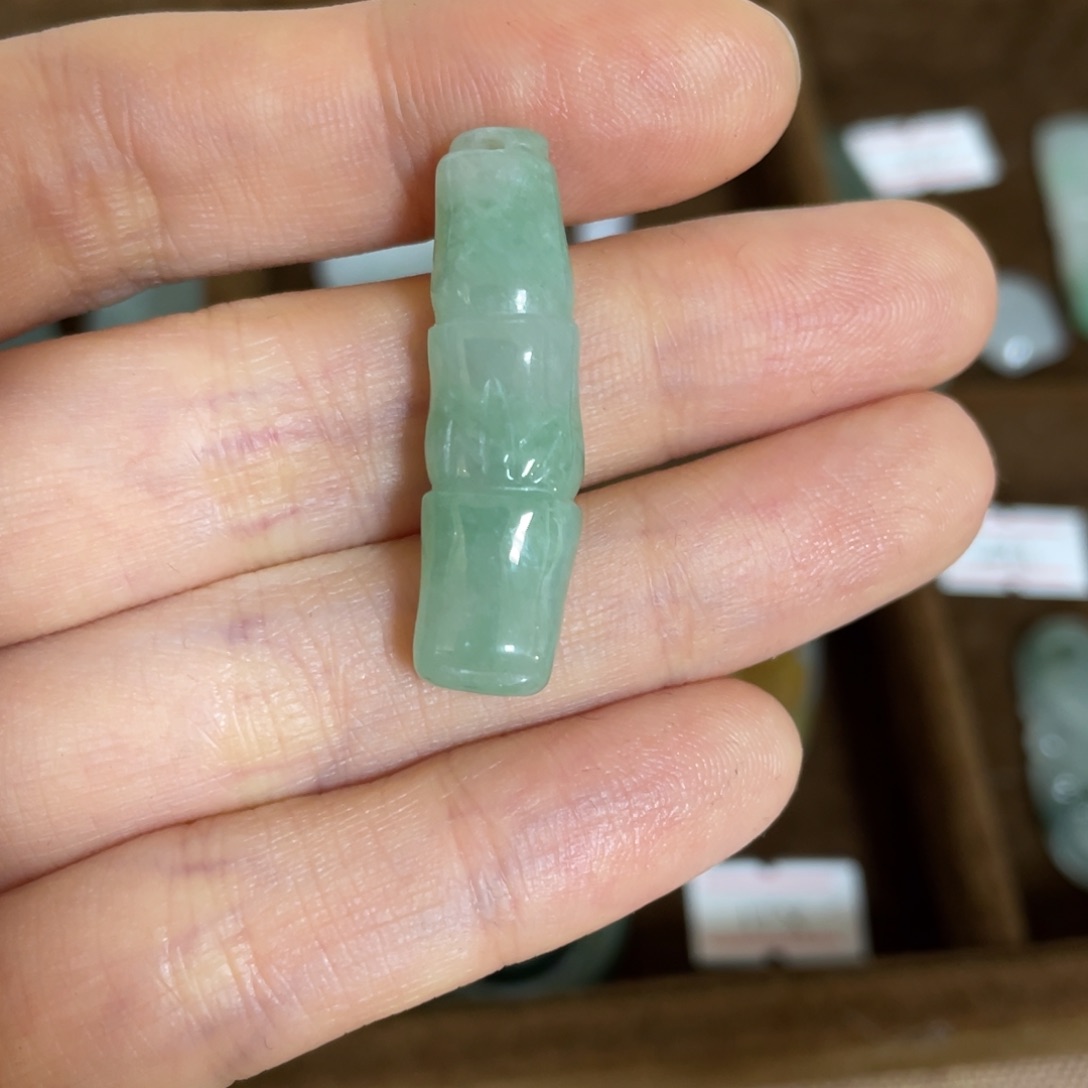 翡翠未镶嵌颈饰冰绿翡翠竹节