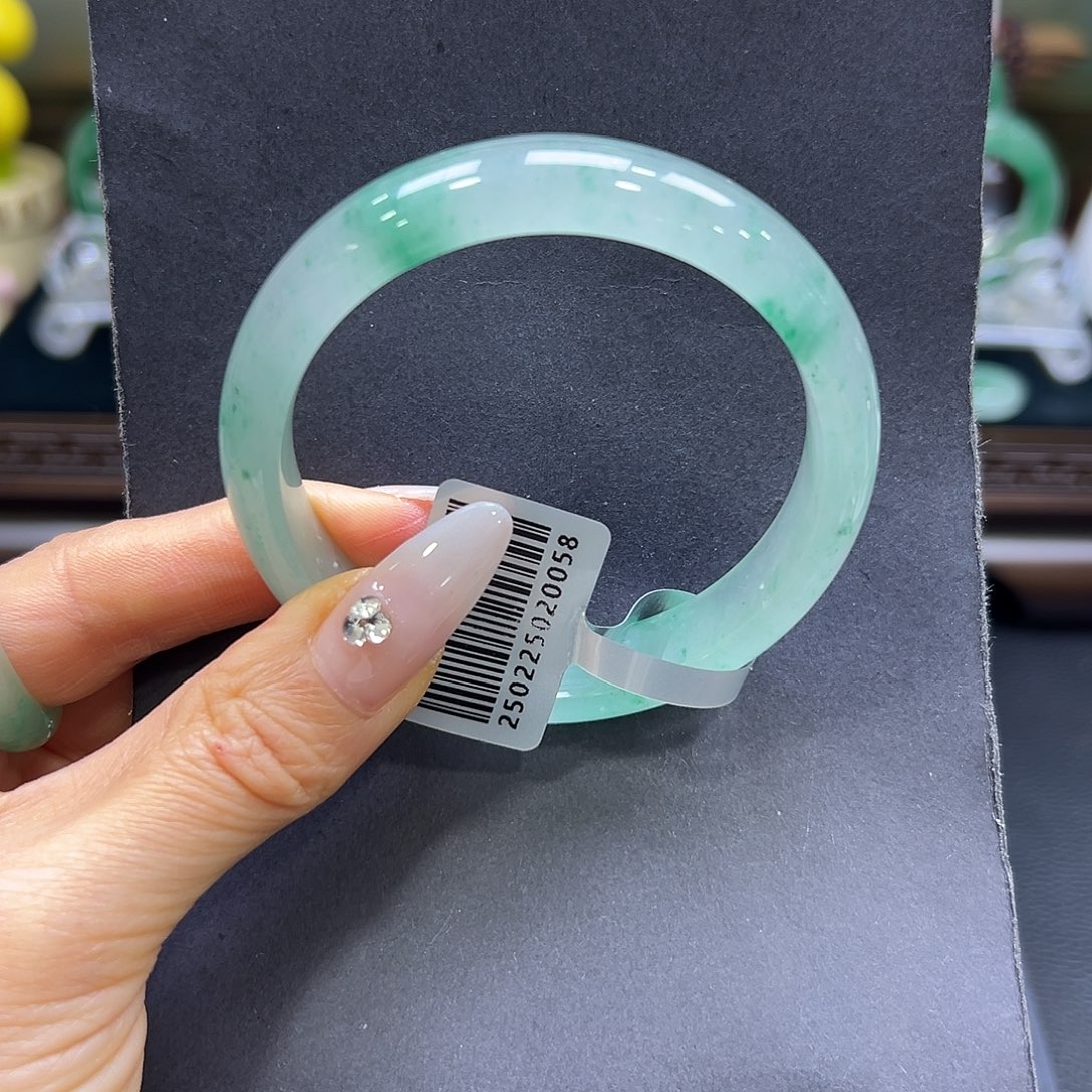 石英质玉（非洲翠）未镶嵌手镯56-57