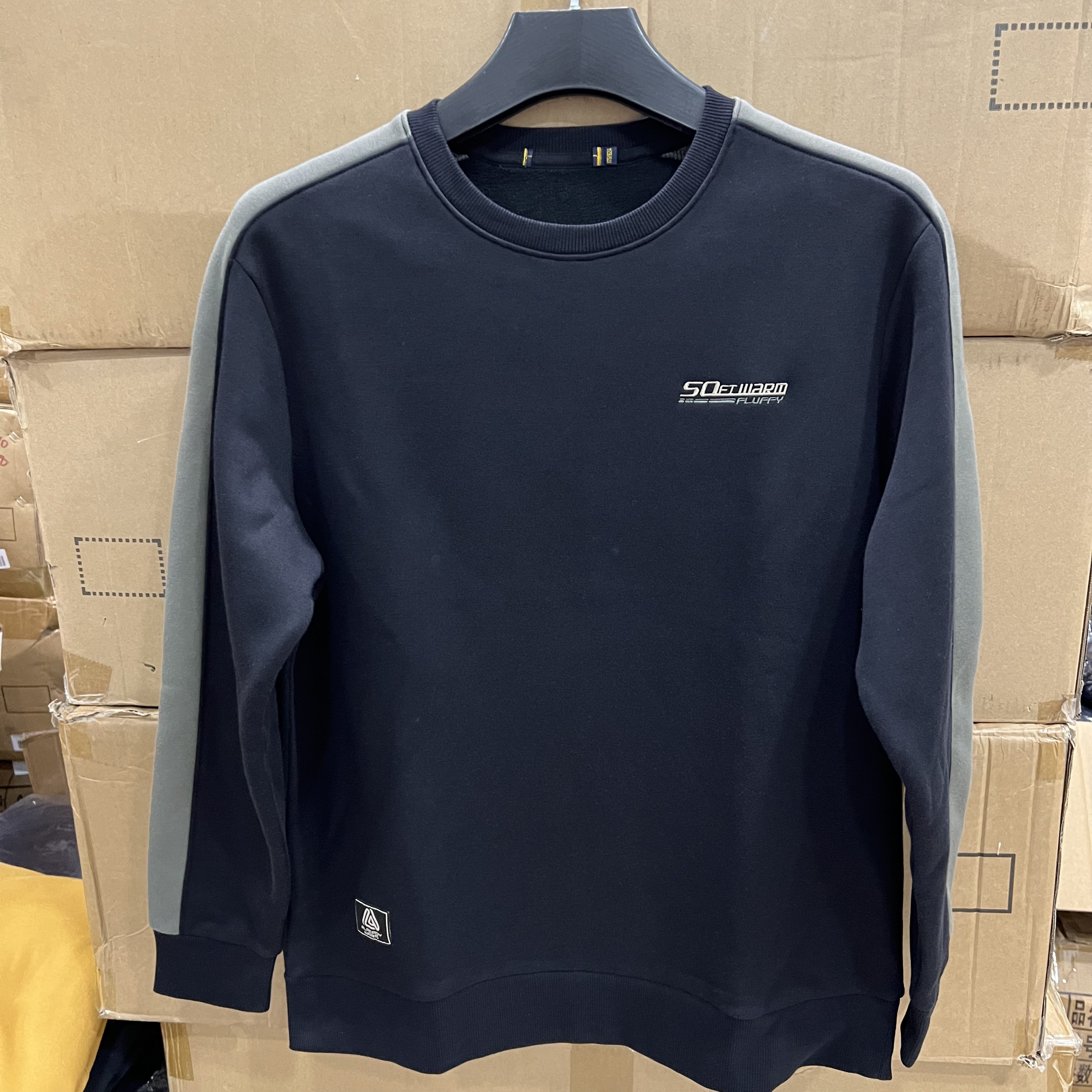 8923撤柜H剪标男士加绒圆领一体绒灰黑色袖子拼接卫衣智慧绒秋冬