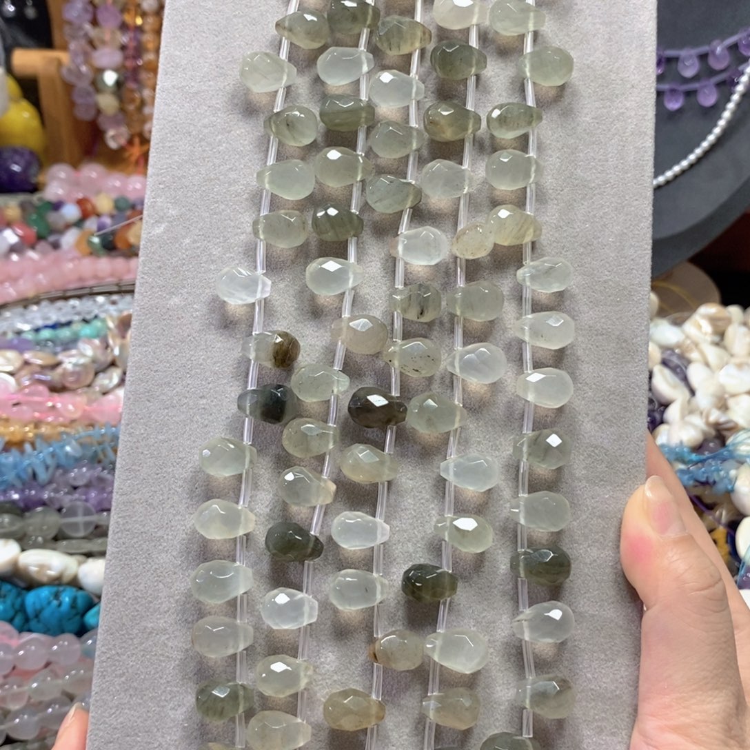 玛瑙/玉髓未镶嵌珠宝半成品云雾水晶水滴钻切一条卡10*14mm