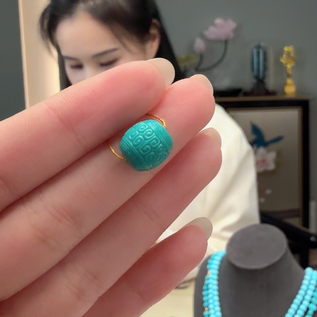 绿松石未镶嵌颈饰