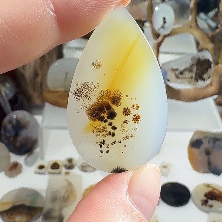 玛瑙/玉髓未镶嵌珠宝奇石