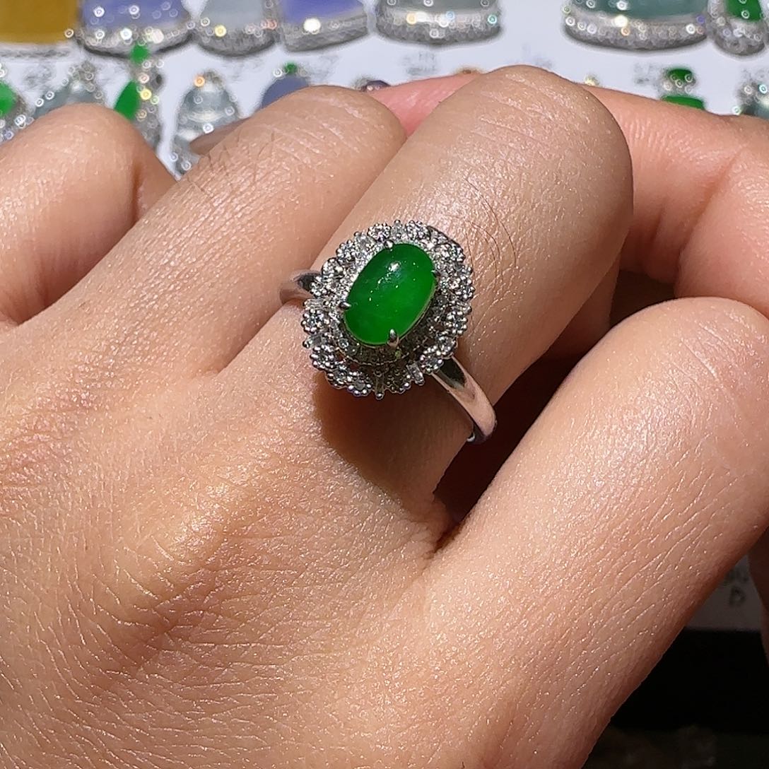 【闪购商品】18K金镶嵌戒指翡翠天然