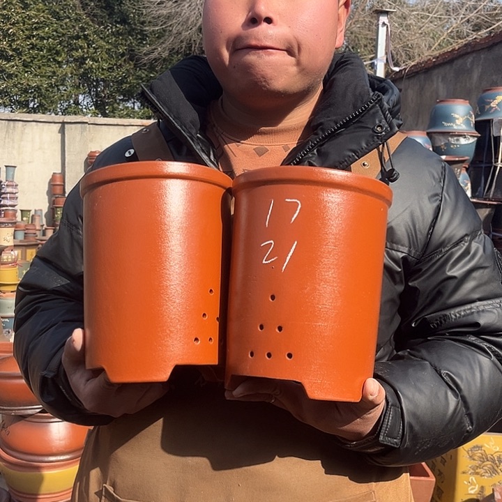 紫砂紫砂花盆水哦耶