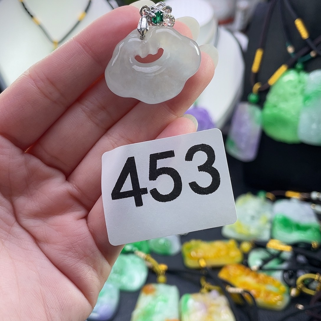 吊坠(赠链)未镶嵌翡翠