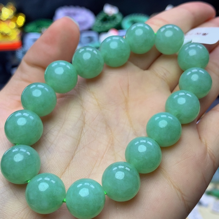 翡翠手链未镶嵌翡翠