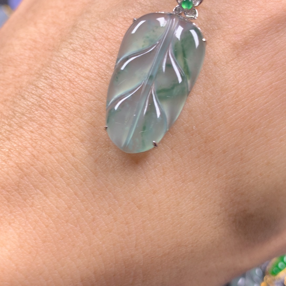 【闪购商品】翡翠颈饰18K金镶嵌翡翠