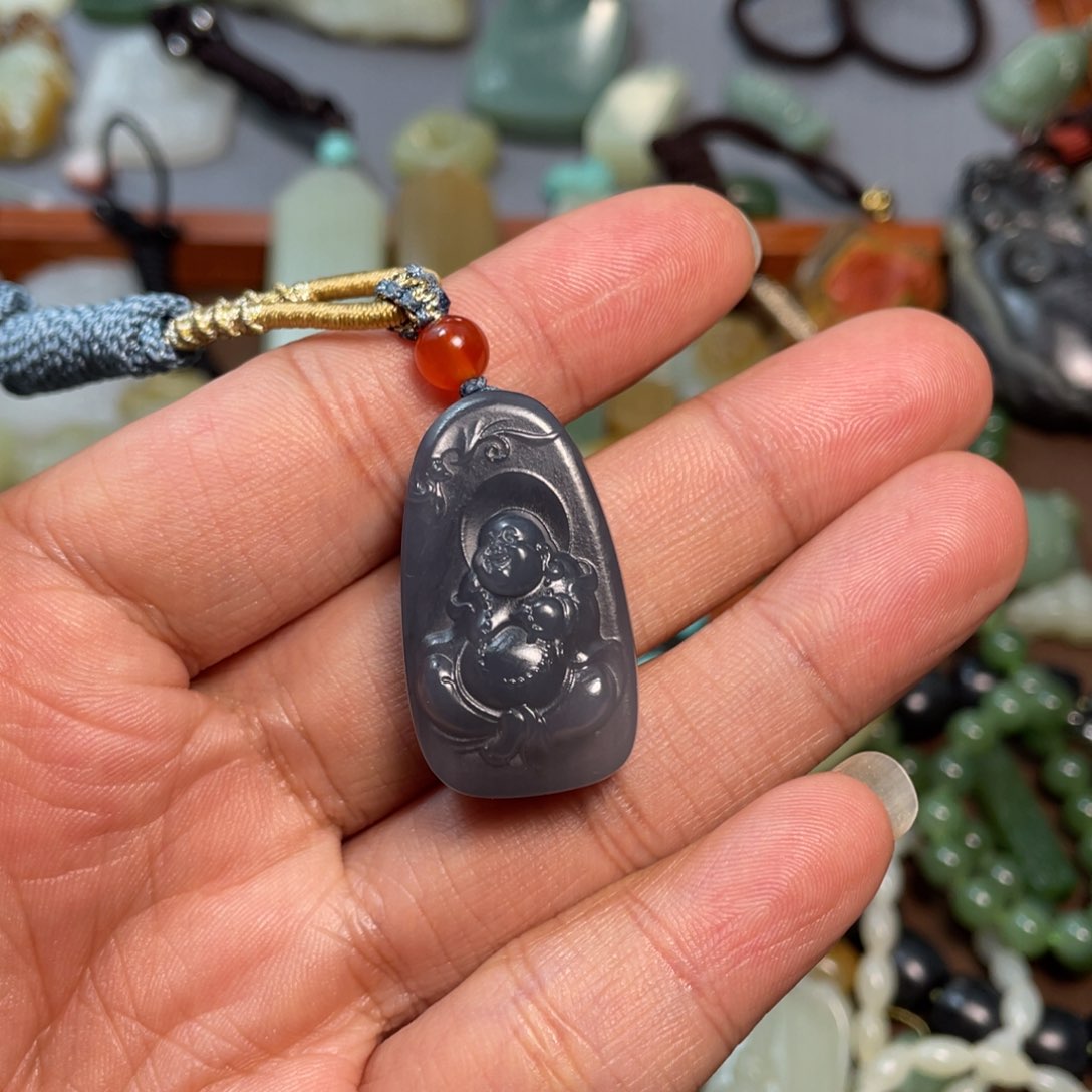 和田玉颈饰未镶嵌锐**?