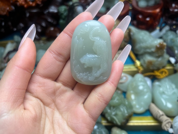 和田玉老虎吊坠挂件
