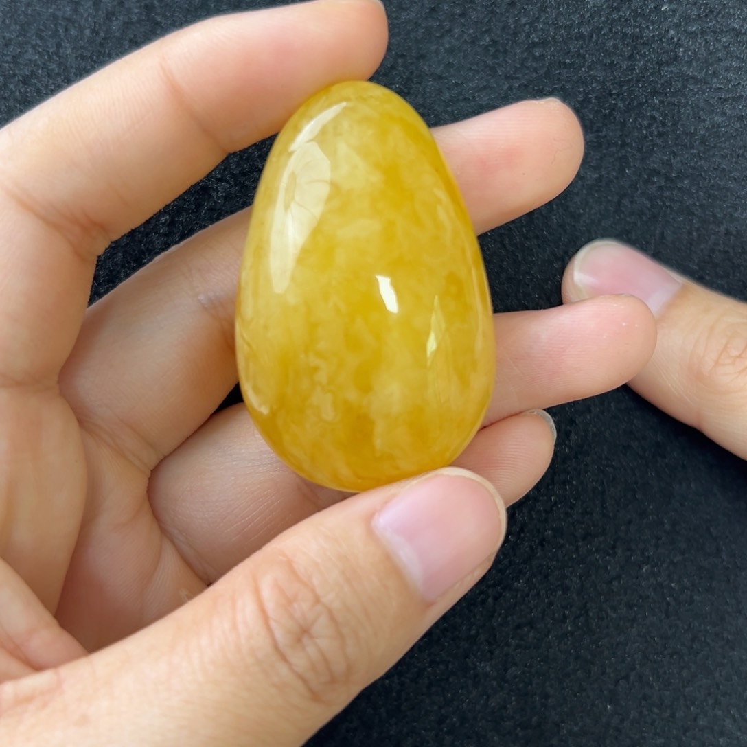未镶嵌琥珀珠宝奇石