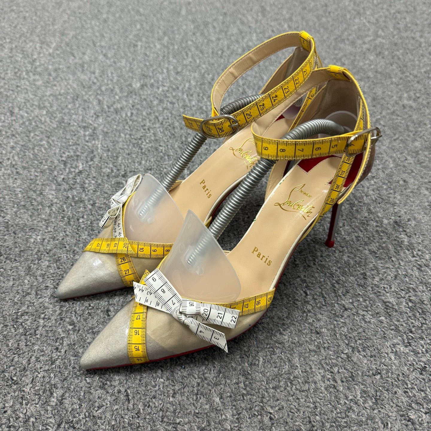 95新 Christian Louboutin/克里斯提·鲁布托 15918462 高跟鞋37码