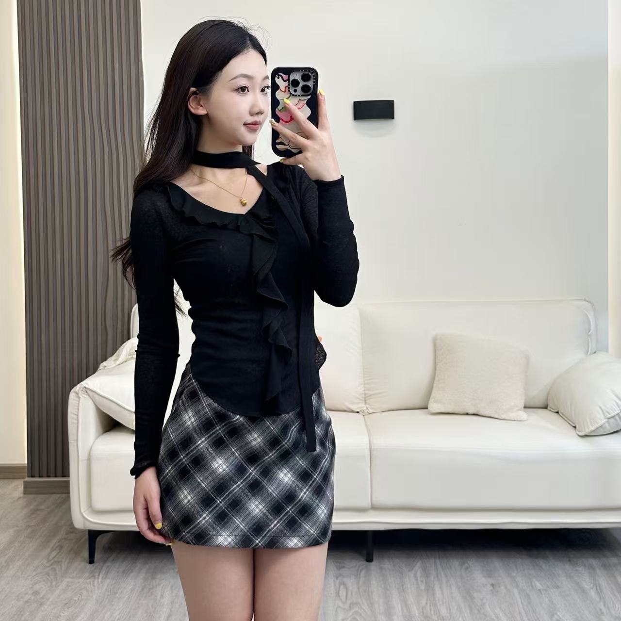【秋岁时5017】琳琳小个子纯欲V领长袖木耳边修身显瘦上衣女