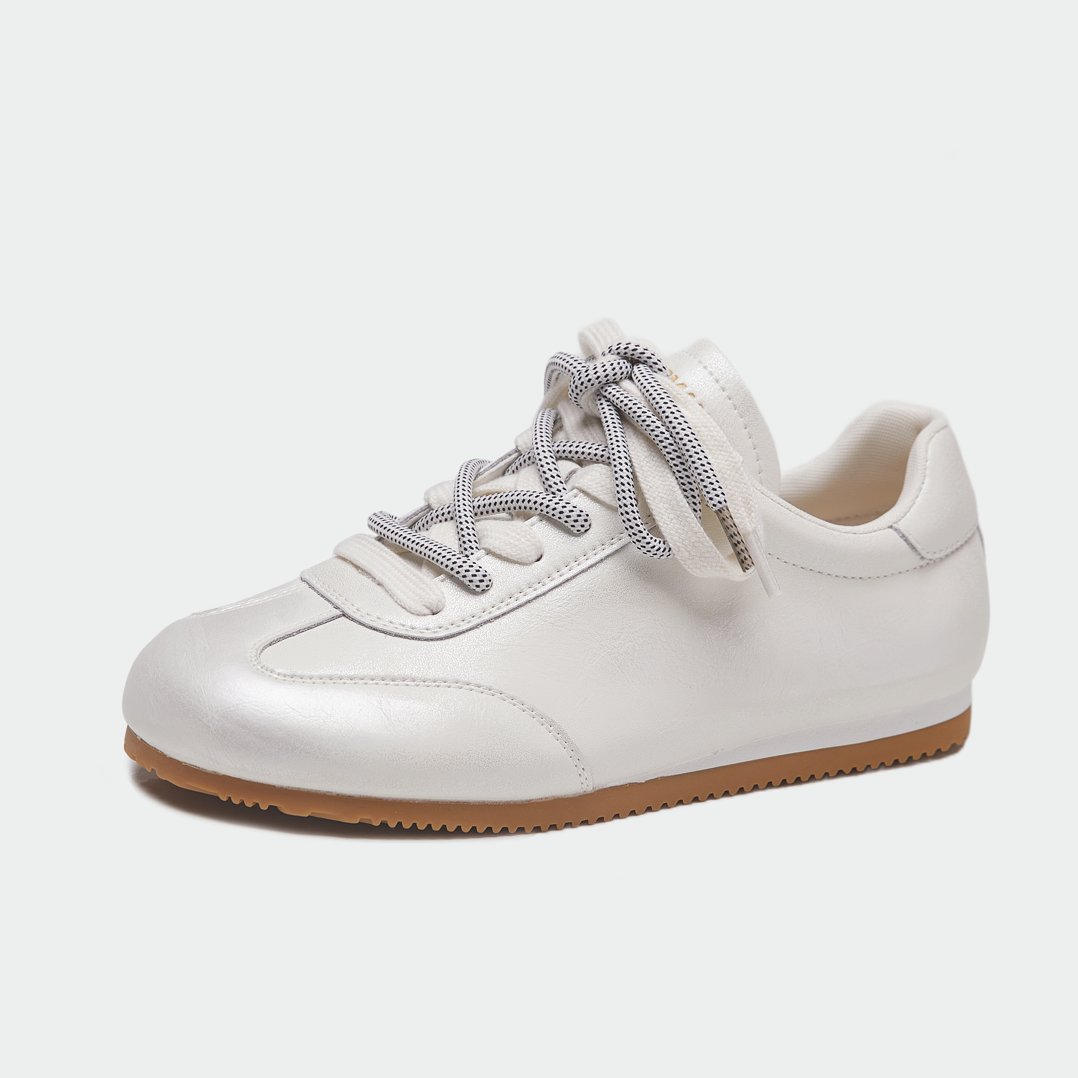 秋季平底德训鞋简约设计舒适软底运动休闲百搭小白鞋女款25S-06