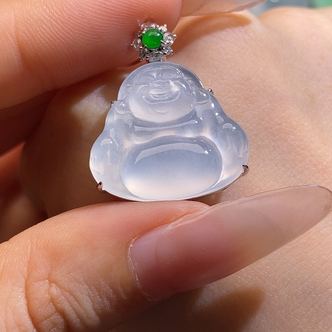 翡翠未镶嵌颈饰佛