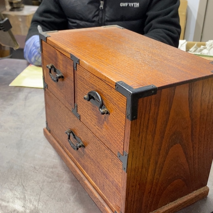 三***磊条纹乌木类储物柜工艺品