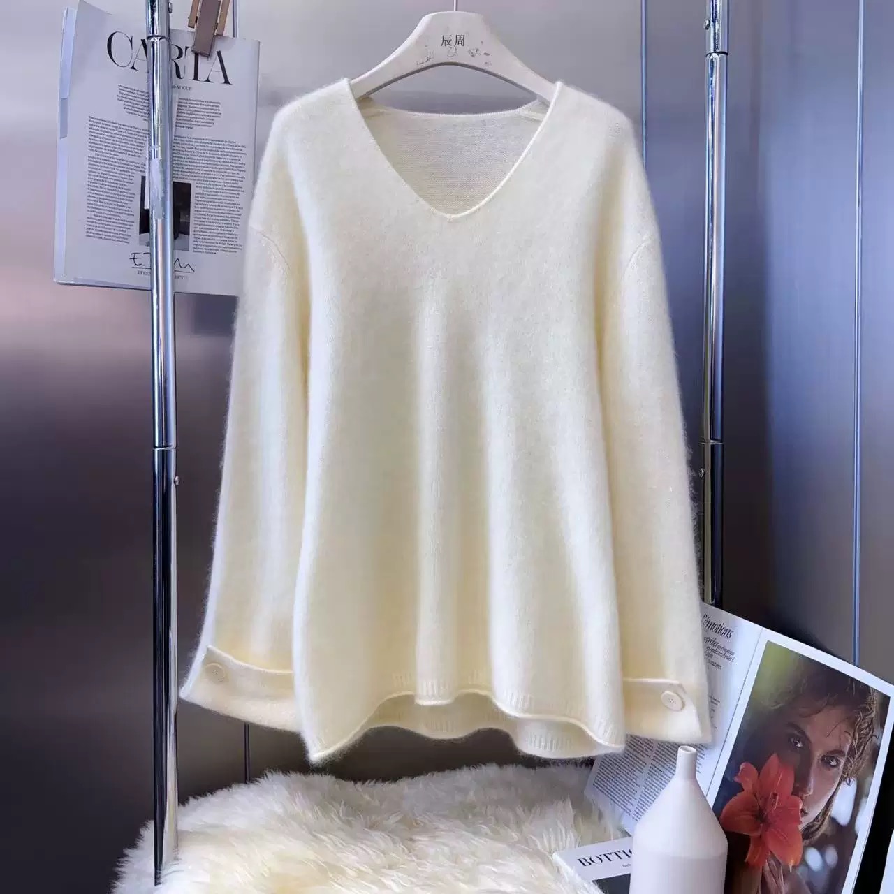 舒佩专属【100%绵羊毛拉毛】女士针织长毛毛鸡心V领厚款阔版马蹄袖