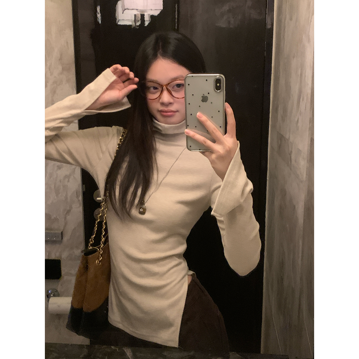 宋正恩燕麦色半高领内搭打底衫t恤女秋冬修身设计侧开叉长袖上衣