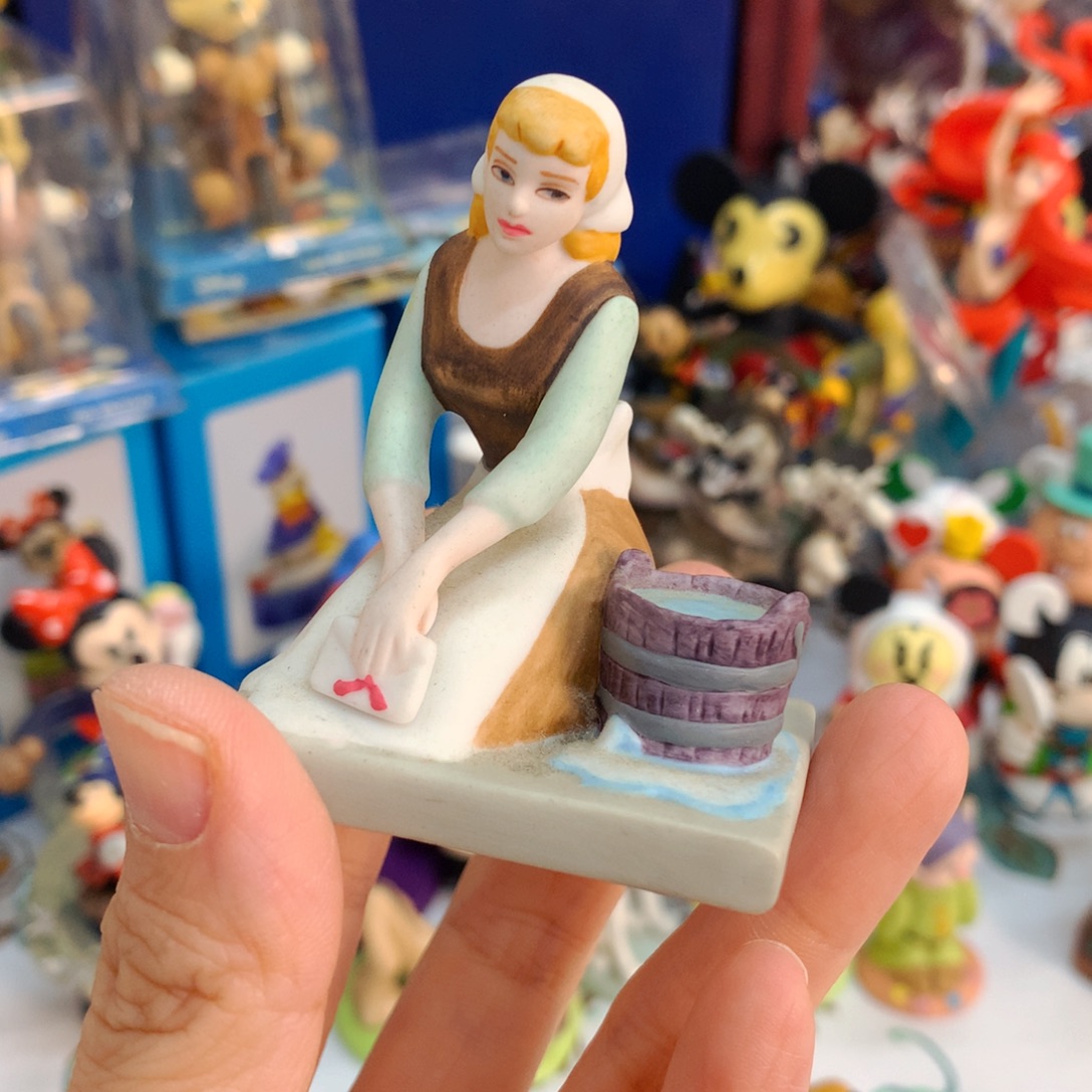 毛绒辛德瑞拉洗衣服