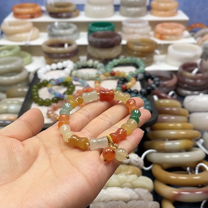 石英岩玉未镶嵌手镯