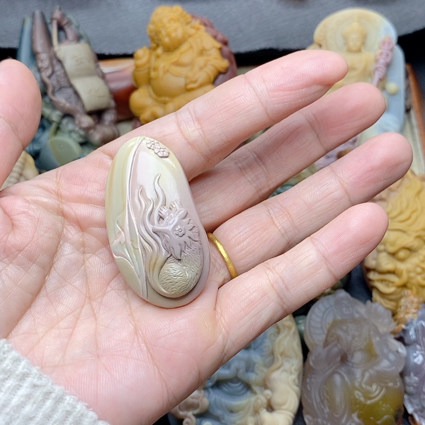 【闪购商品】定制石英质玉吊坠未镶嵌