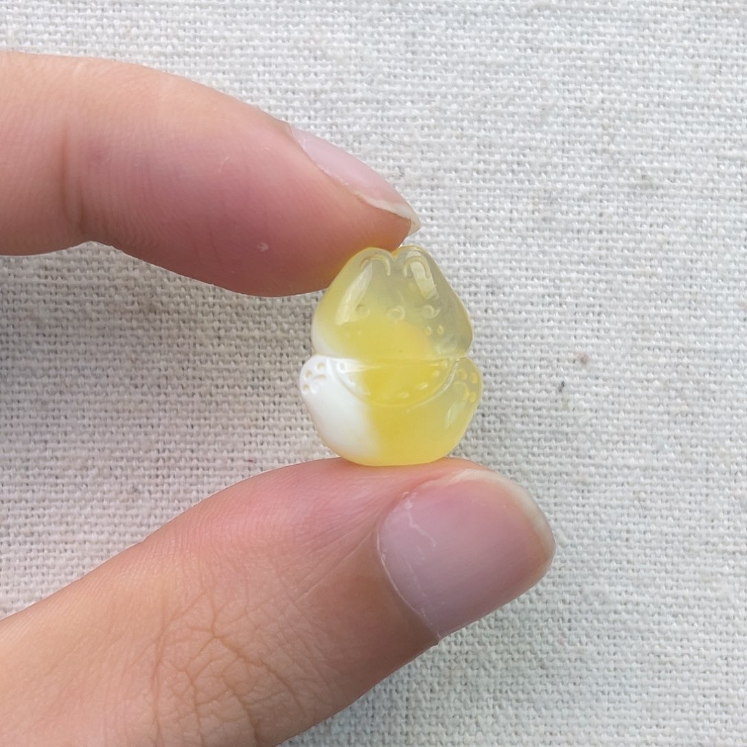 琥珀未镶嵌珠宝奇石兔子