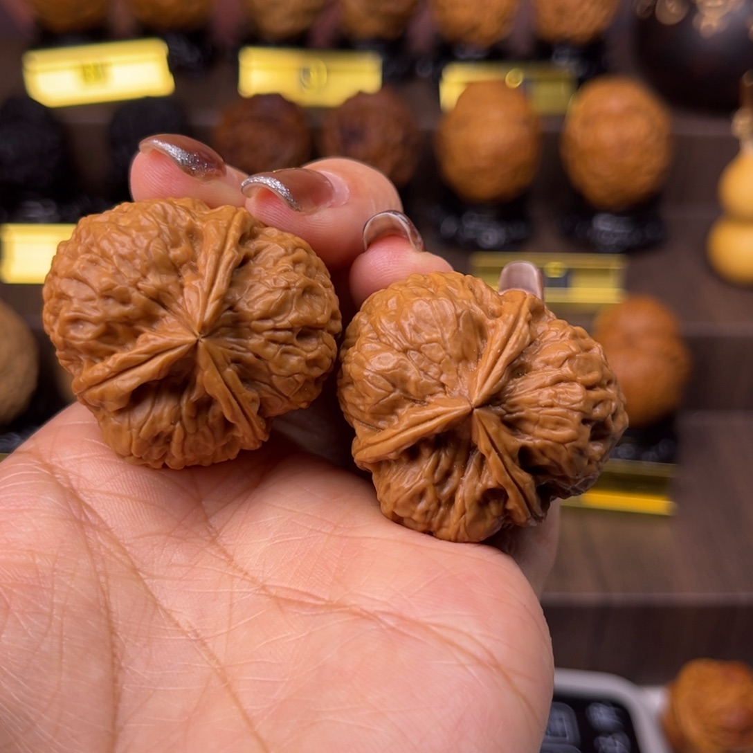 文玩核桃把件粗筋三棱37尺