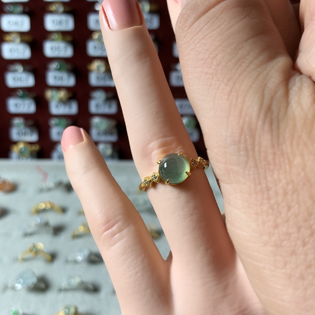 大***女翡翠未镶嵌戒指799