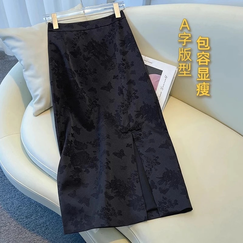 高级感国风a字半身裙女2026秋冬新款新中式印花刺绣直筒裙包臀裙