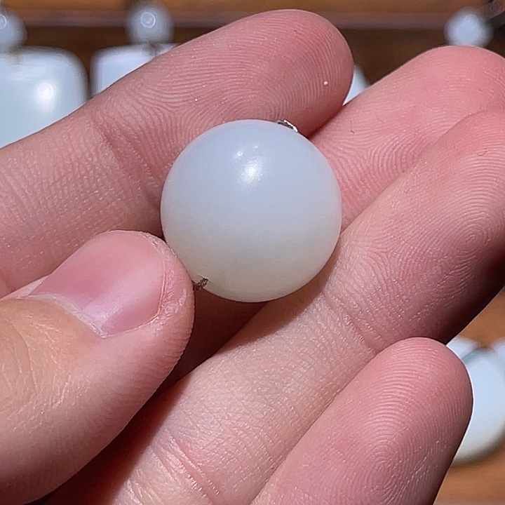 人***大和田玉（糖玉）未镶嵌颈饰