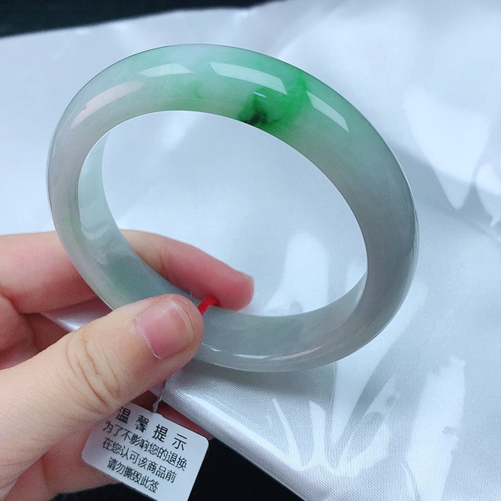 翡翠手镯未镶嵌53圈
