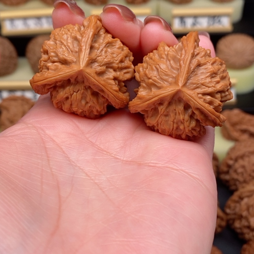 【闪购商品】文玩核桃吊坠三棱39