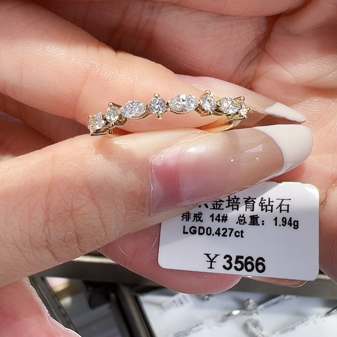 实验室培育钻石18K金镶嵌0.427
