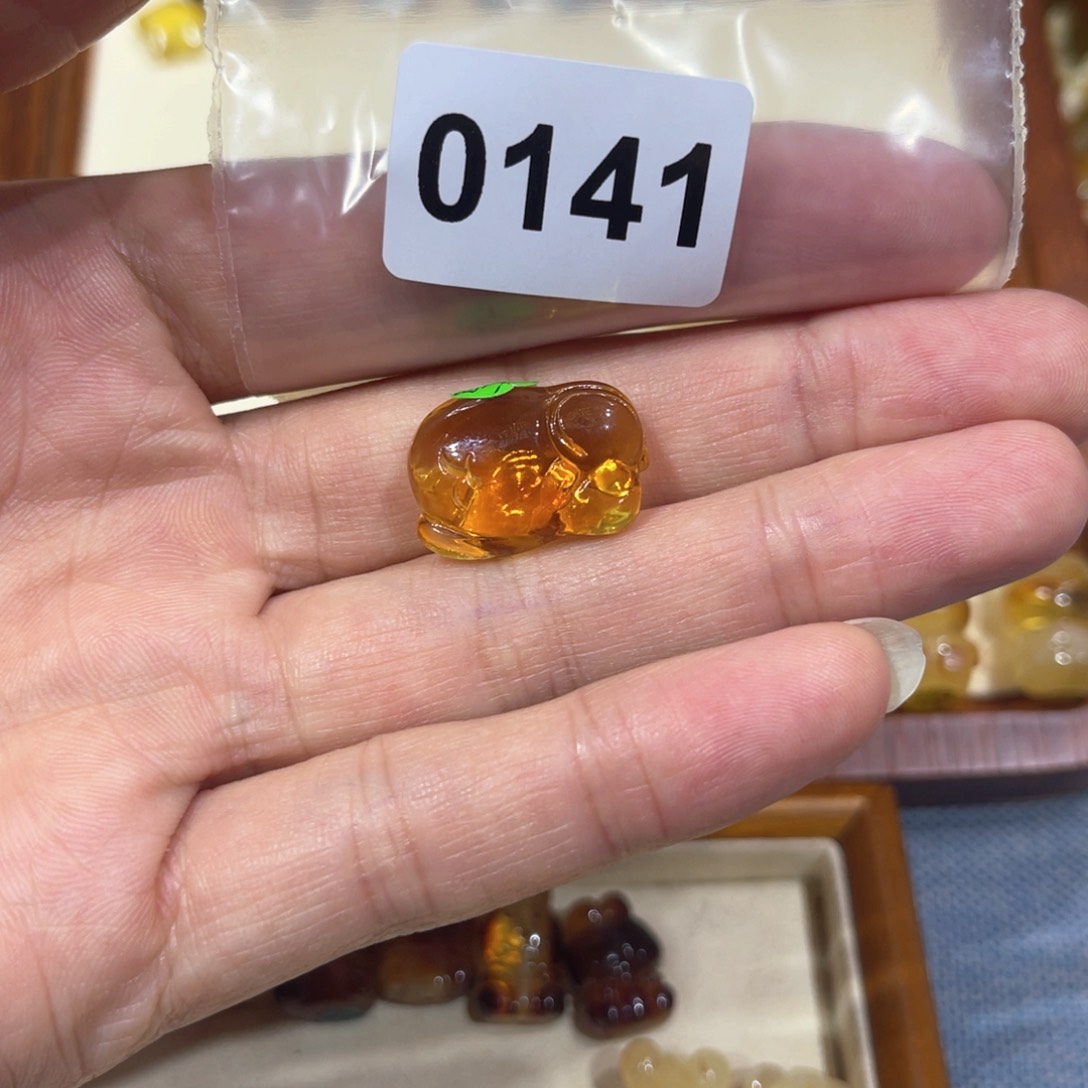 琥珀珠宝奇石未镶嵌