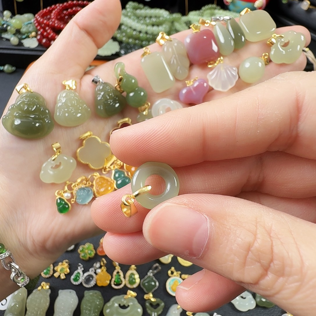 和田玉银S925镶嵌颈饰