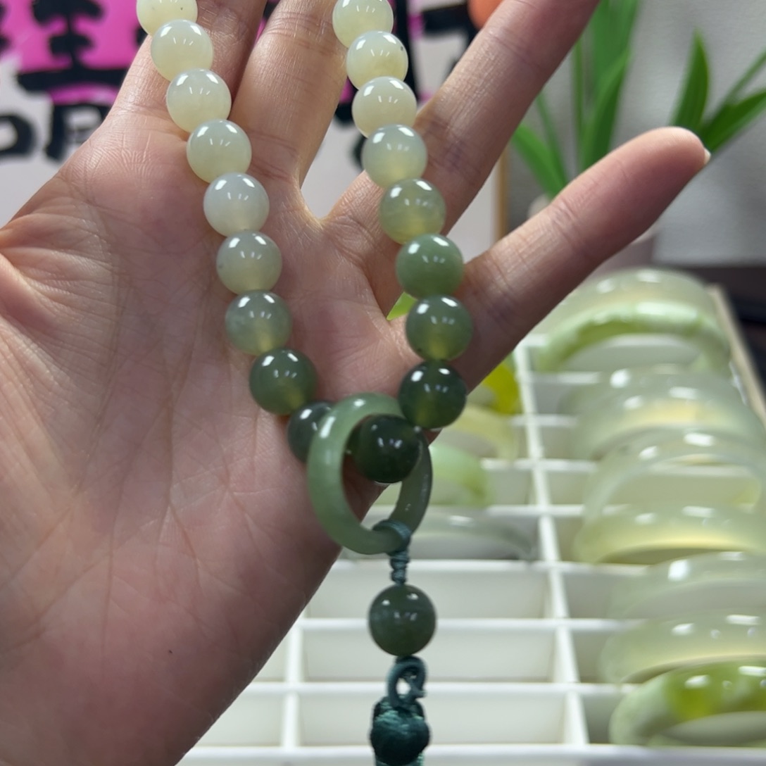 蛇纹石玉未镶嵌手镯64