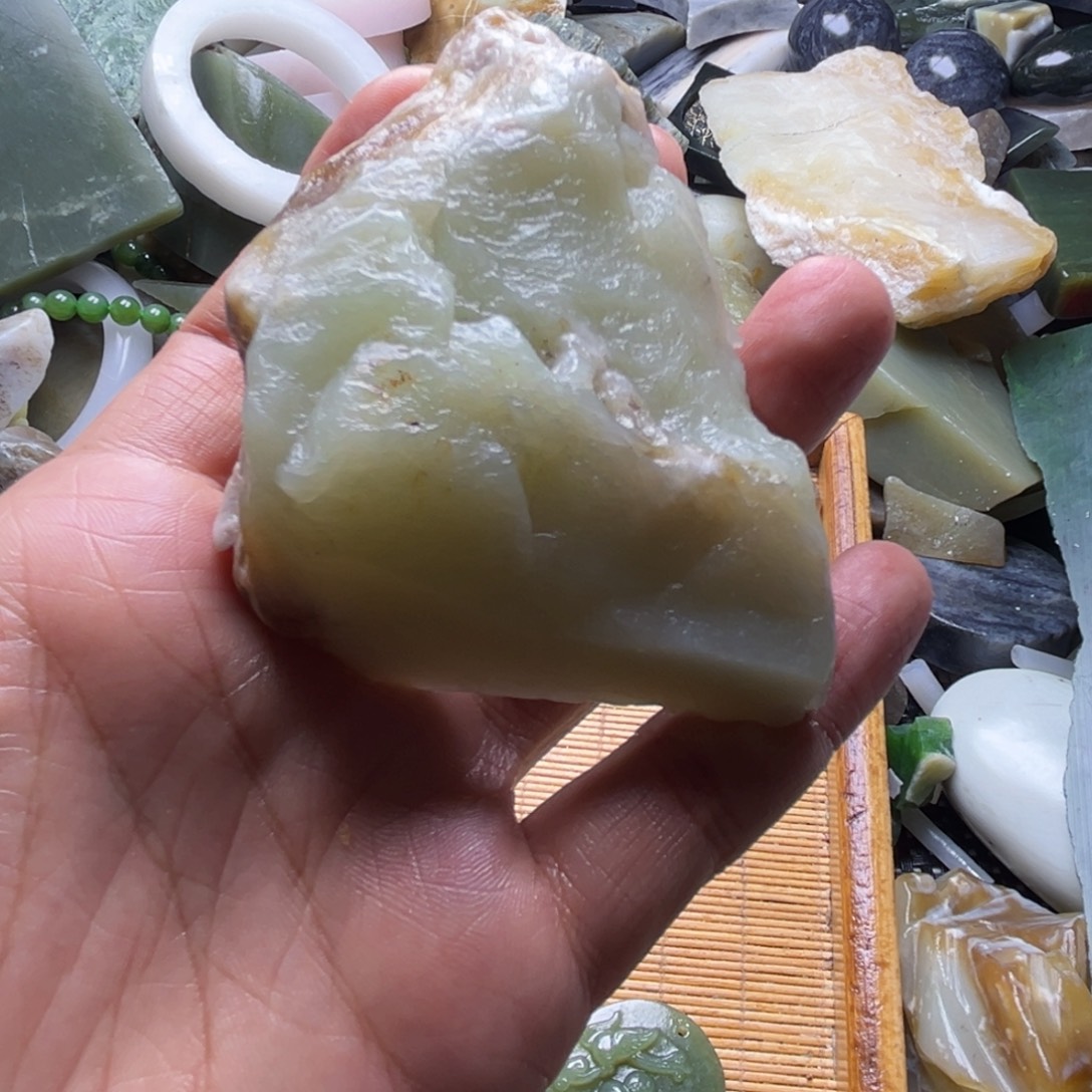 和田玉（糖玉）未镶嵌挂件