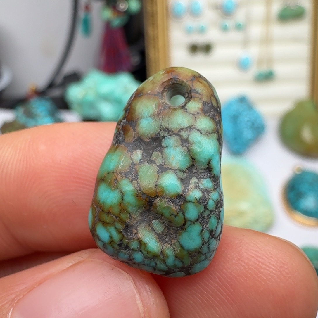 绿松石未镶嵌珠宝奇石