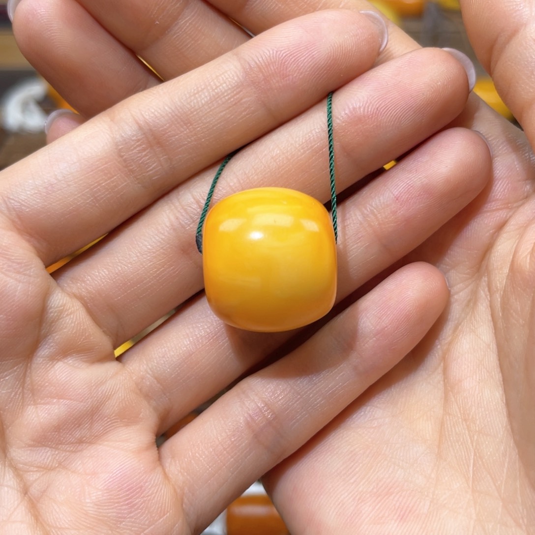 【闪购商品】琥珀裸石未镶嵌墩子