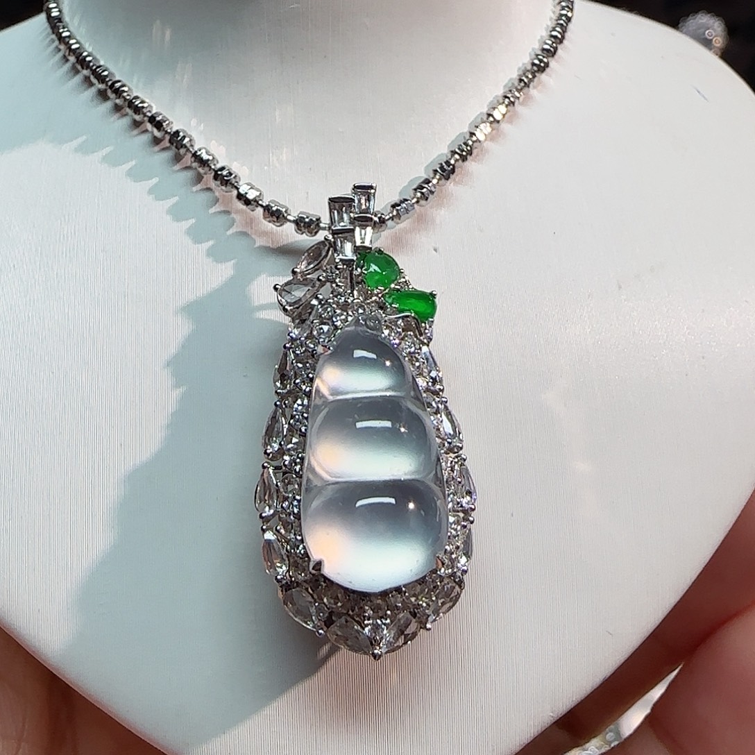 翡翠18K金镶嵌吊坠(不含链)福豆