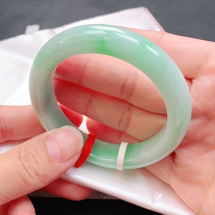 翡翠手镯未镶嵌手镯53