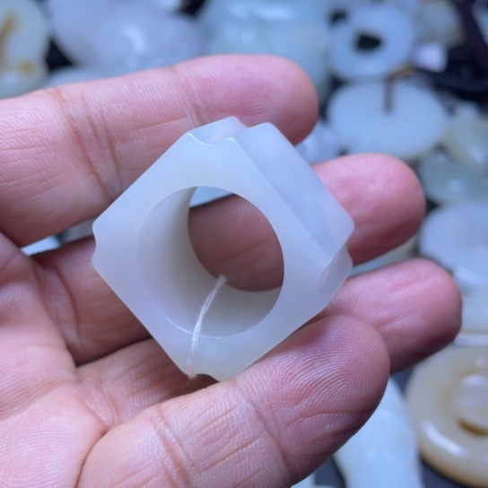 未镶嵌和田玉挂件