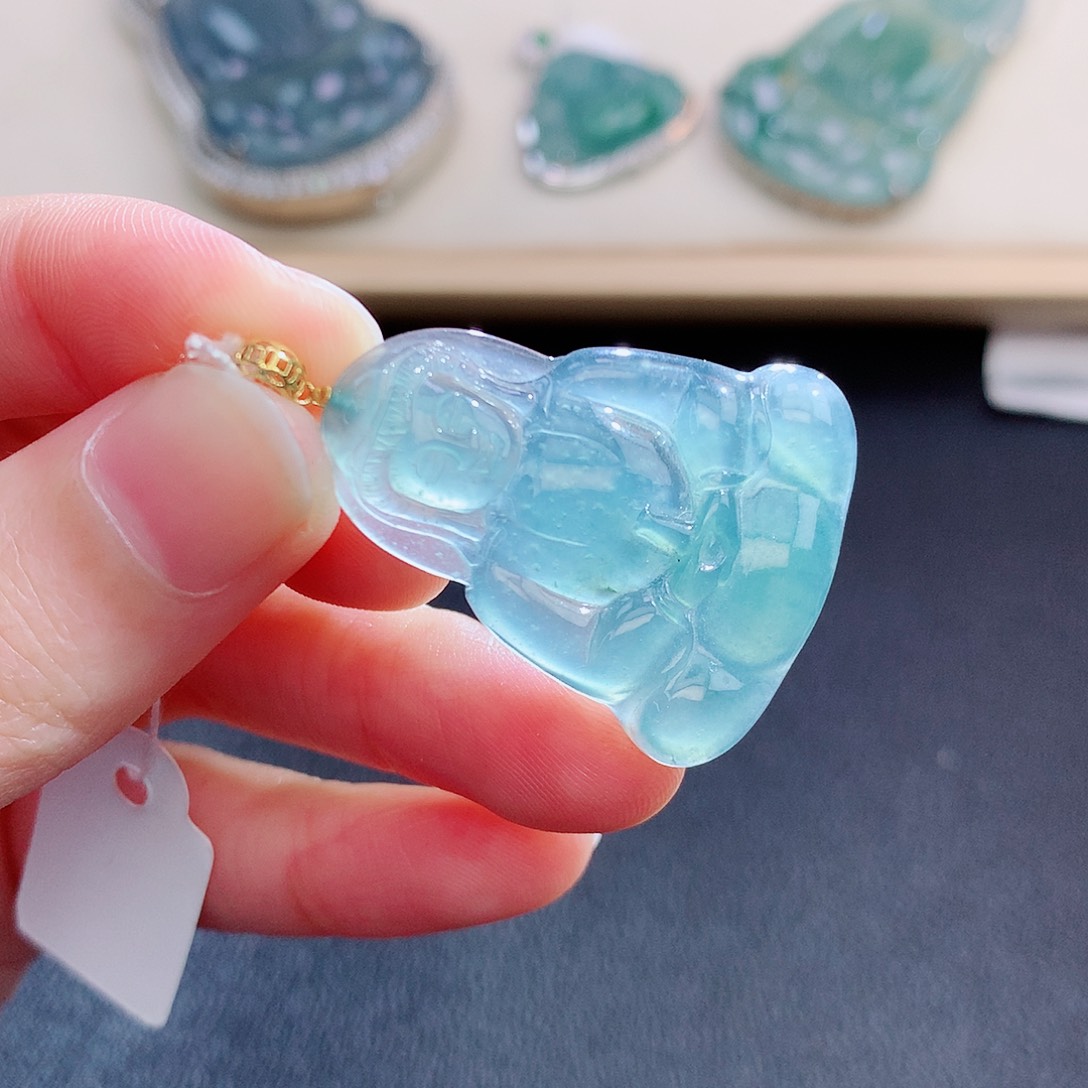 翡翠颈饰18K金镶嵌翡翠