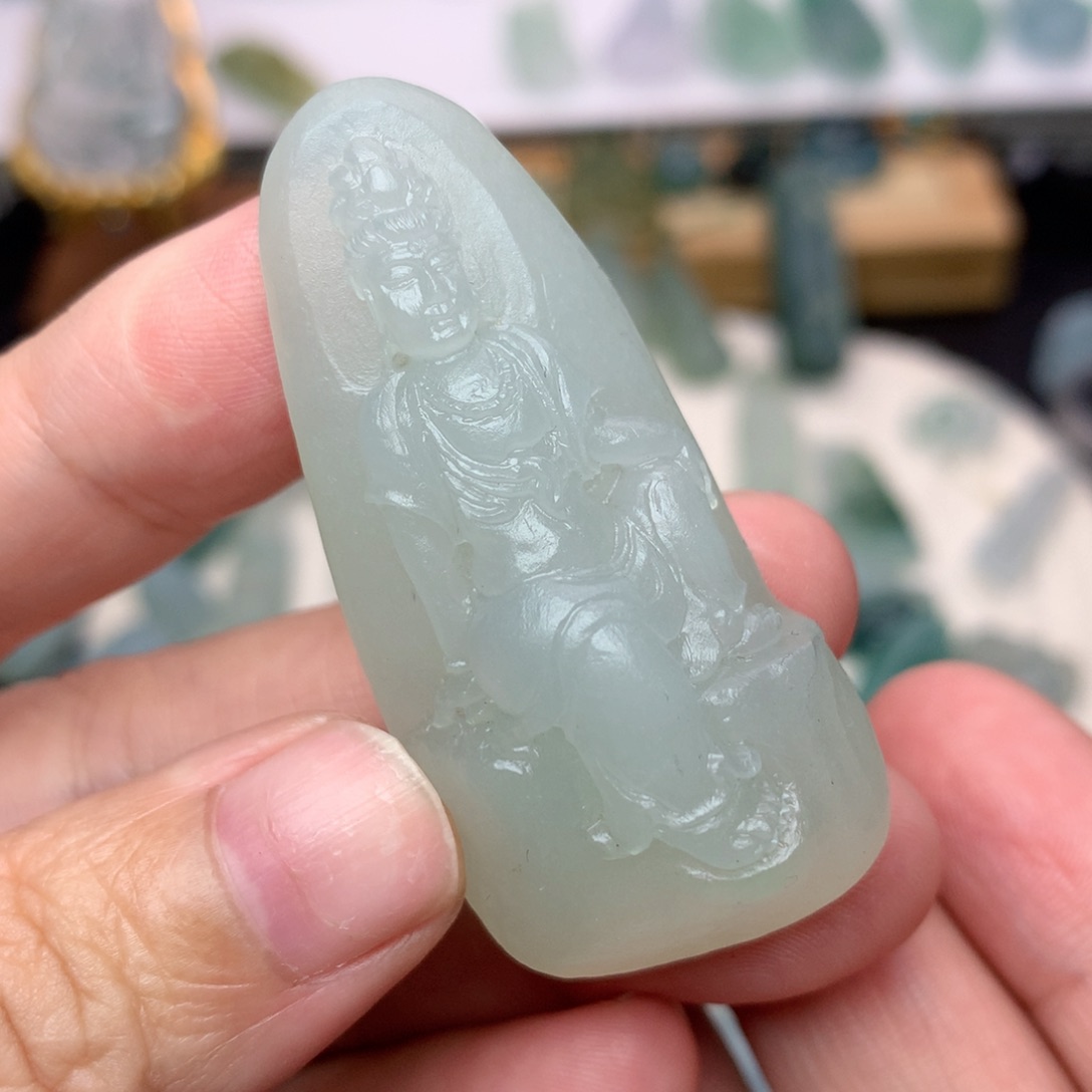 未镶嵌定制翡翠自在观音