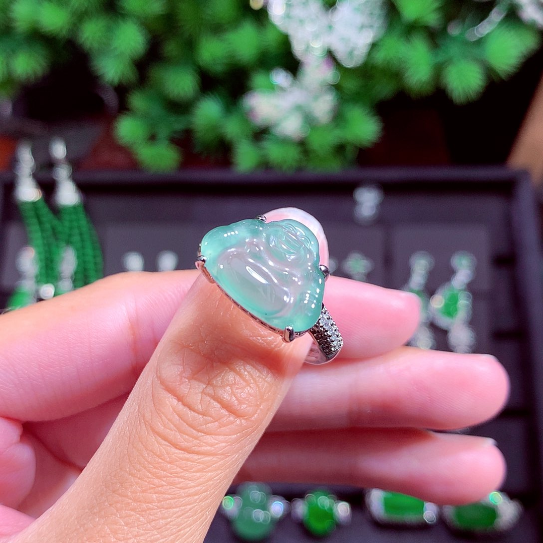 颈饰未镶嵌翡翠天然