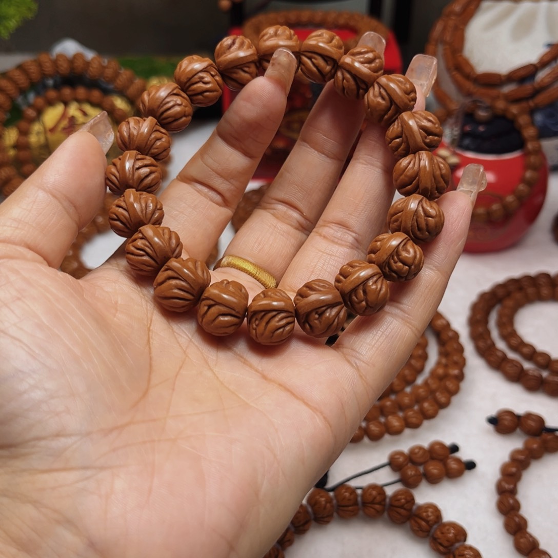 红***安吊坠桃核15顶级双脊龙单圈