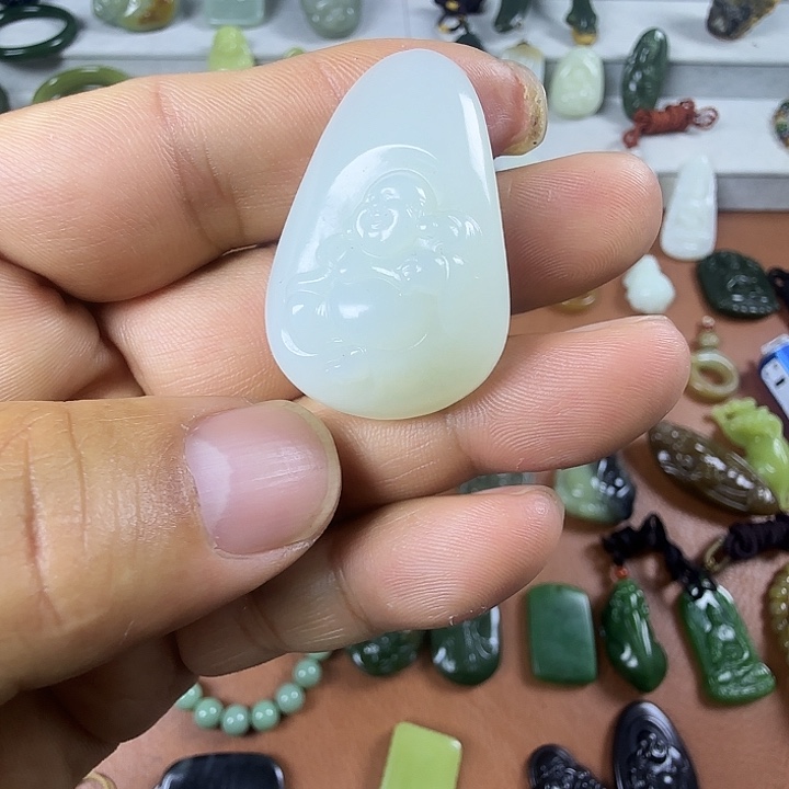 和田玉未镶嵌颈饰